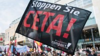 Δεν επικυρώνει τη CETA η Ιταλία