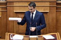 Ο Μητσοτάκης κάρφωσε τους «έξι» για «συναλλαγές»   