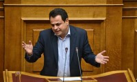 Πετρελαιοκηλίδα: Τώρα φταίει το μέγεθος του ΕMSA για τον Σαντορινιό